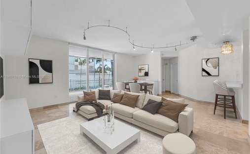 Condo in Miami Beach, Florida, United States 1