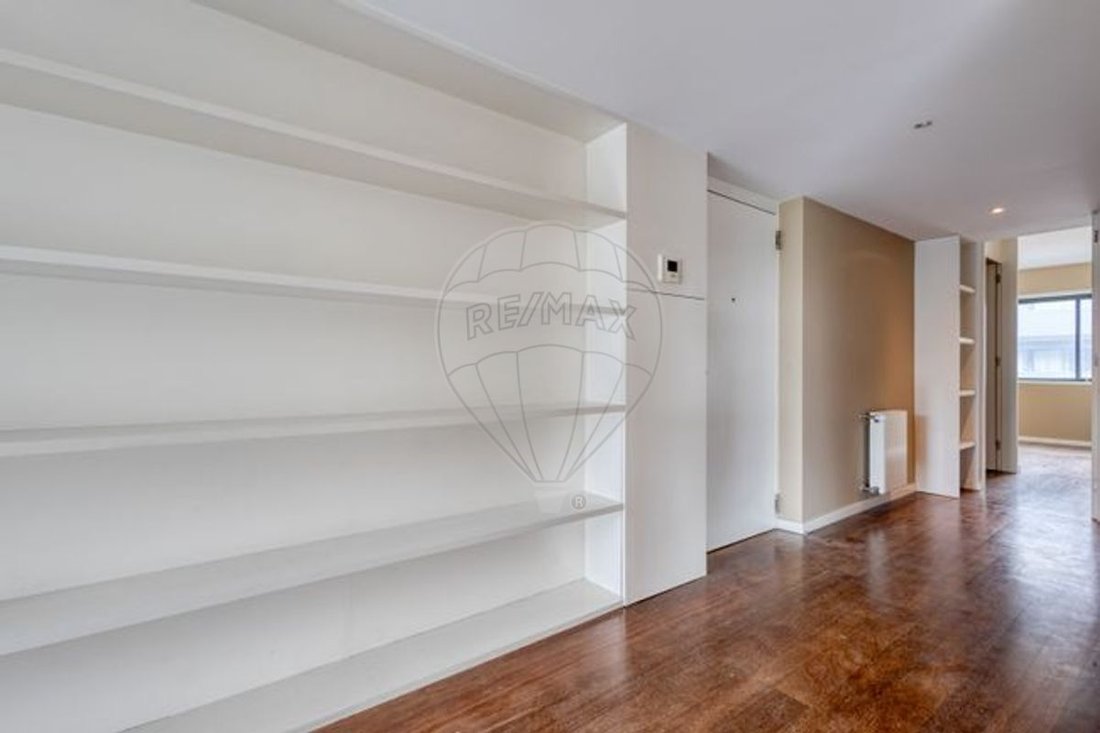 Apartment in Mafamude e Vilar do Paraiso, Porto District, Portugal 3 - 16017613