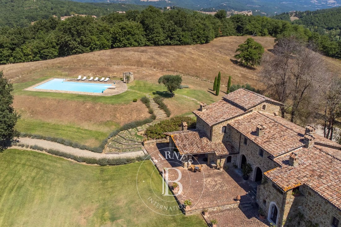 Villa in Lisciano Niccone, Umbria, Italy 2 - 15693059