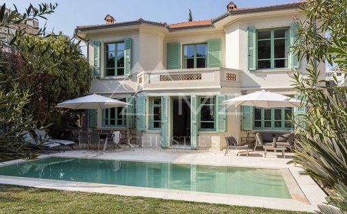 Villa in Antibes, Provence-Alpes-Côte d'Azur, France 1