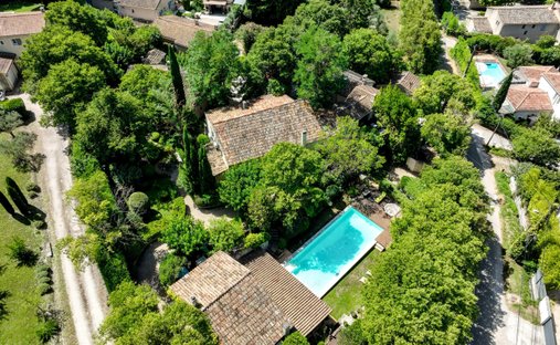 House in Saint-Rémy-de-Provence, Provence-Alpes-Côte d'Azur, France 1
