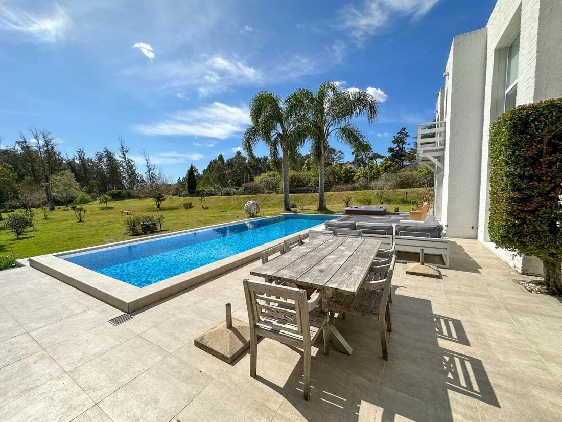 House in Punta del Este, Maldonado Department, Uruguay 2 - 16070186