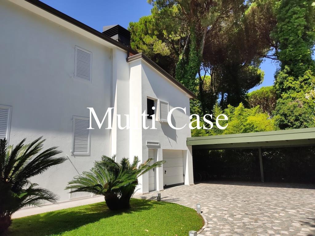 Villa in Roma Imperiale, Forte dei Marmi, Tuscany 4 - 16070431