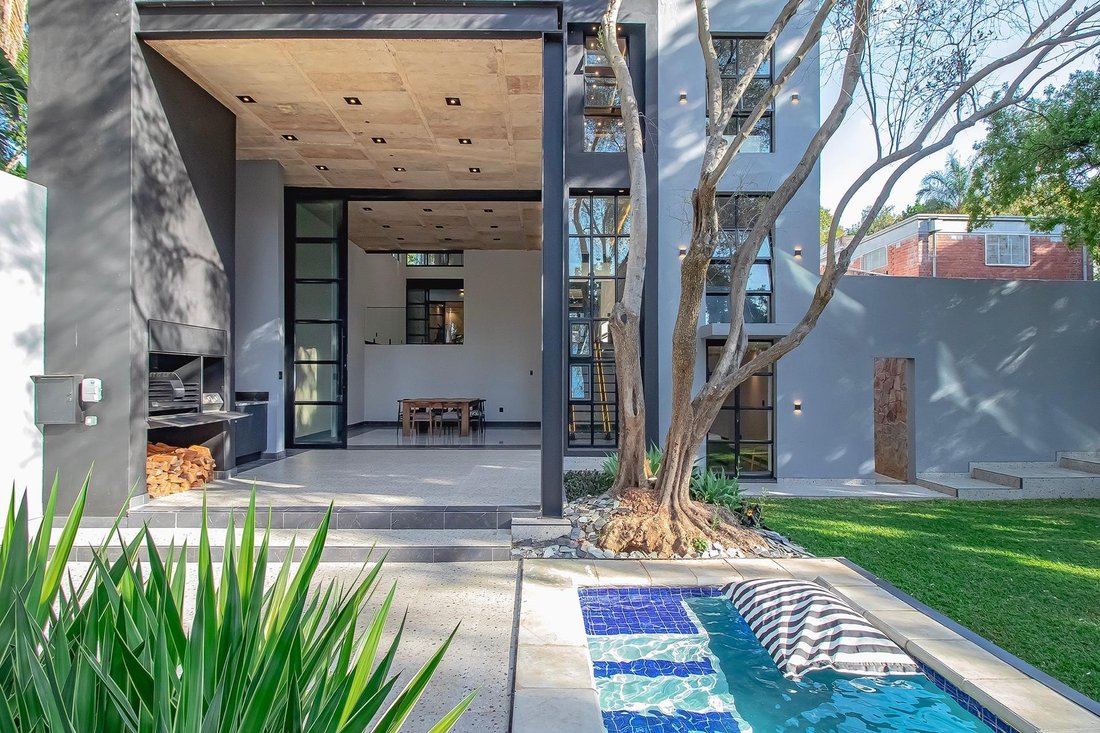 House in Waterkloof, Gauteng, South Africa 1 - 16070731
