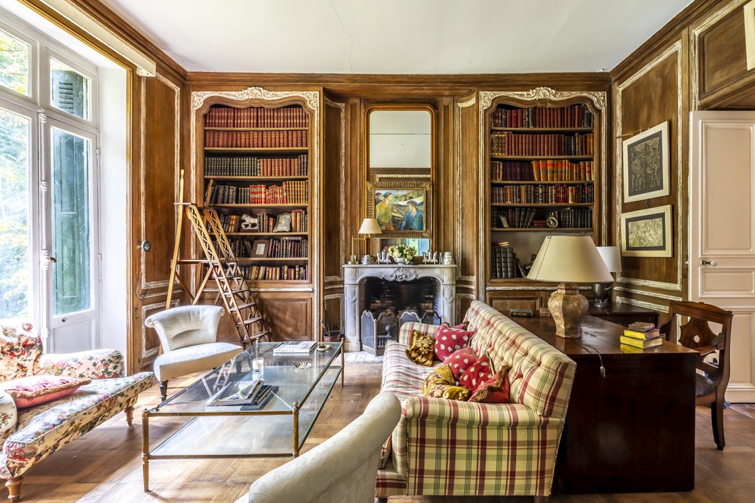 Le Bijou Biarrot: A Belle Époque Dream by the Atlantic’s Edge