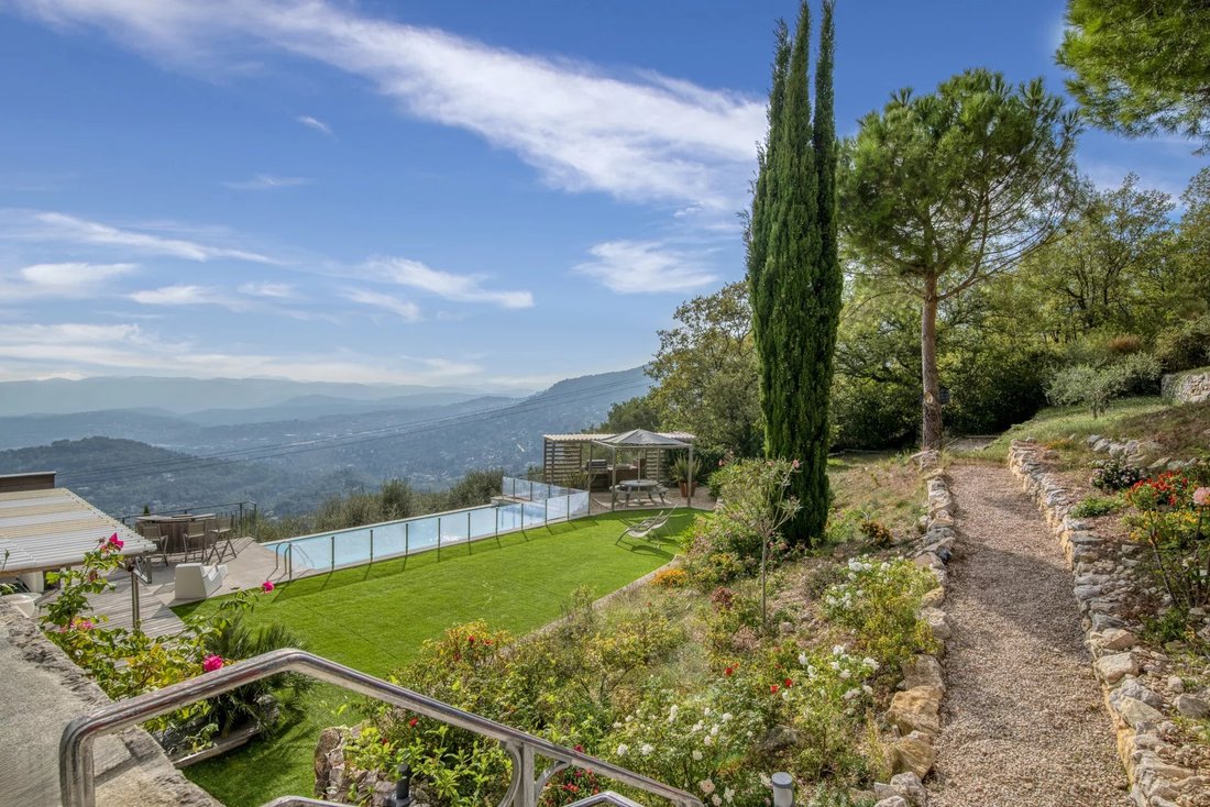 Villa in Châteauneuf-Grasse, Provence-Alpes-Côte d'Azur, France 4 - 13428678