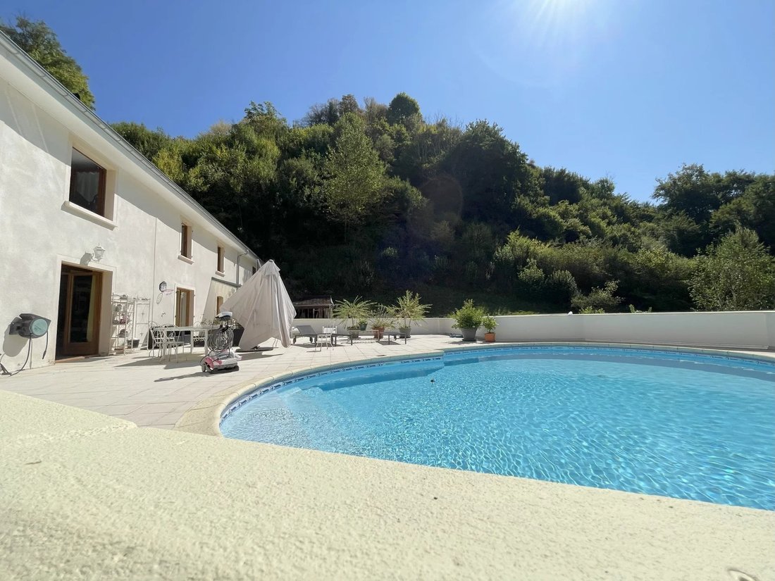 Estate in Baume-les-Dames, Bourgogne – Franche-Comté, France 3 - 16069241