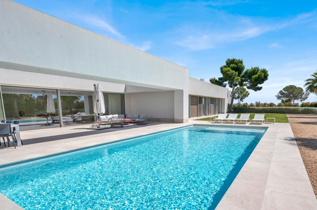 Villa in Sol de Mallorca, Calvia, Balearic Islands 2 - 15828010