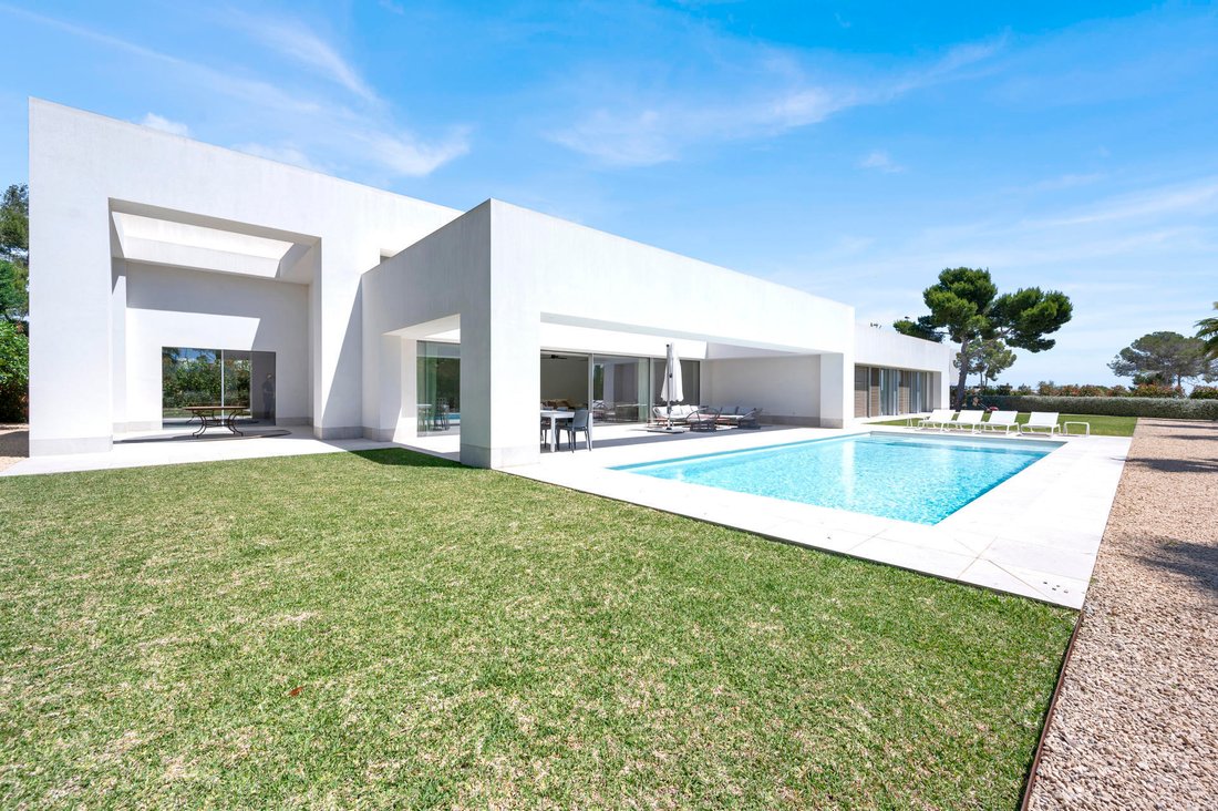 Villa in Sol de Mallorca, Calvia, Balearic Islands 1 - 15828010