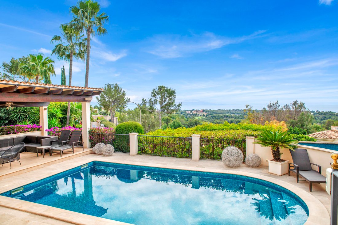 Villa in Portals Nous, Calvia, Balearic Islands 1 - 15827920