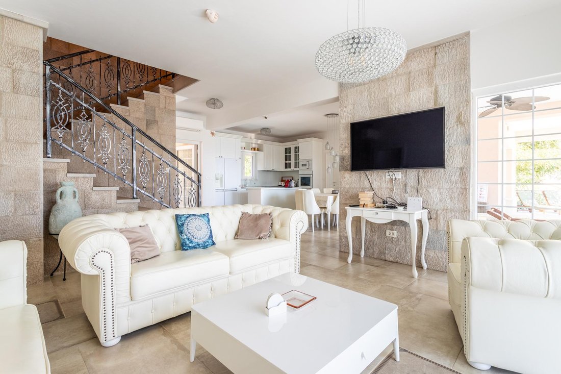 Villa in Mimice, Split-Dalmatia County, Croatia 1 - 16070836