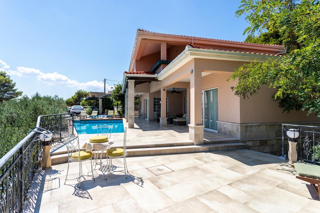 Villa in Mimice, Split-Dalmatia County, Croatia 1 - 16070836