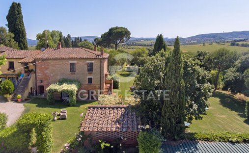 Estate in Montepulciano, Tuscany, Italy 1