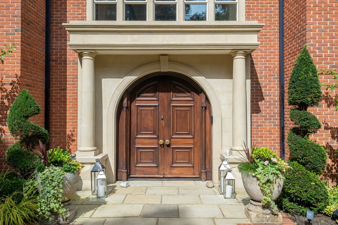 House in Brooklands, Elmbridge, England 3 - 16070690