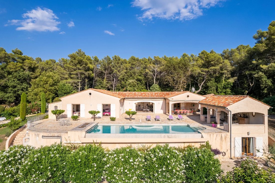 Villa in Cabris, Provence-Alpes-Côte d'Azur, France 1 - 16069361