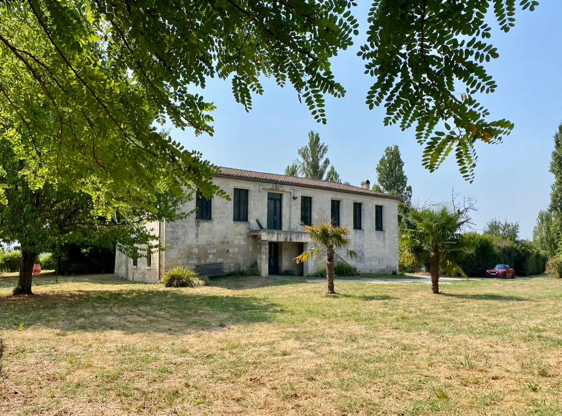 Villa in Libourne, Nouvelle-Aquitaine, France 1 - 16070479