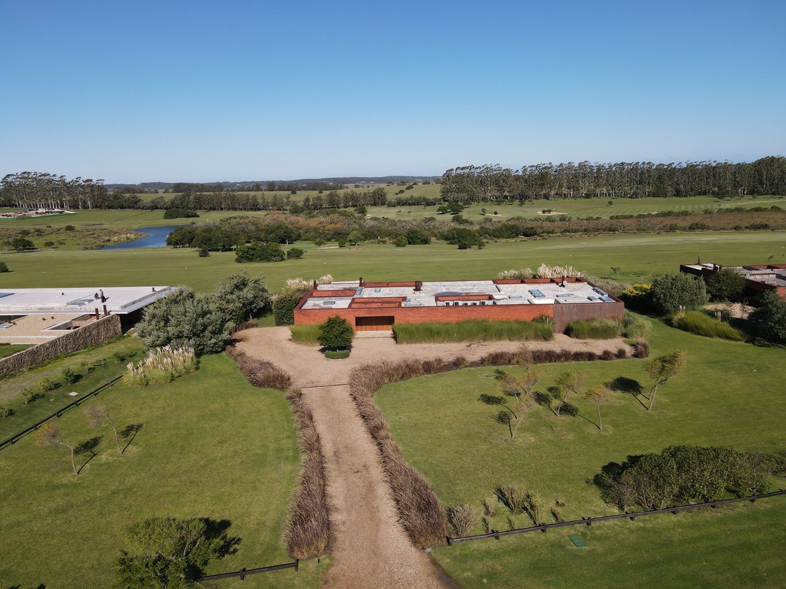 Villa in Fasano las Piedras, Maldonado Department, Uruguay 2 - 16070122