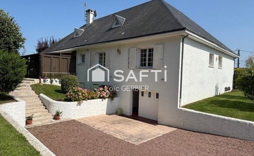 House in Montoire-sur-le-Loir, Centre-Val de Loire, France 1