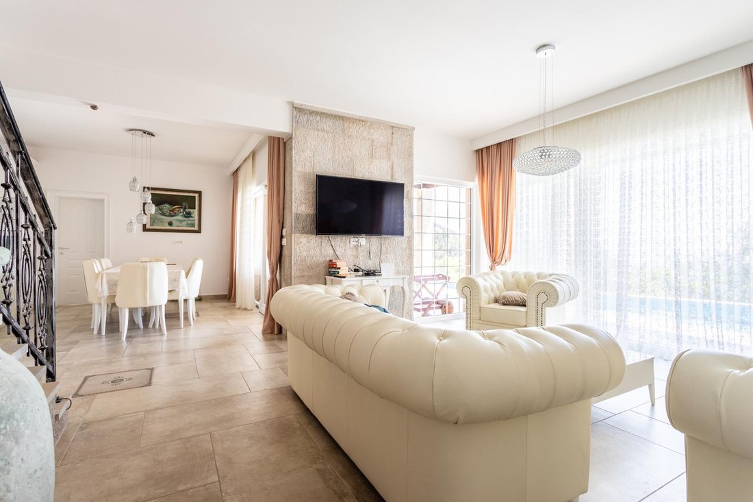 Villa in Mimice, Split-Dalmatia County, Croatia 2 - 16070836