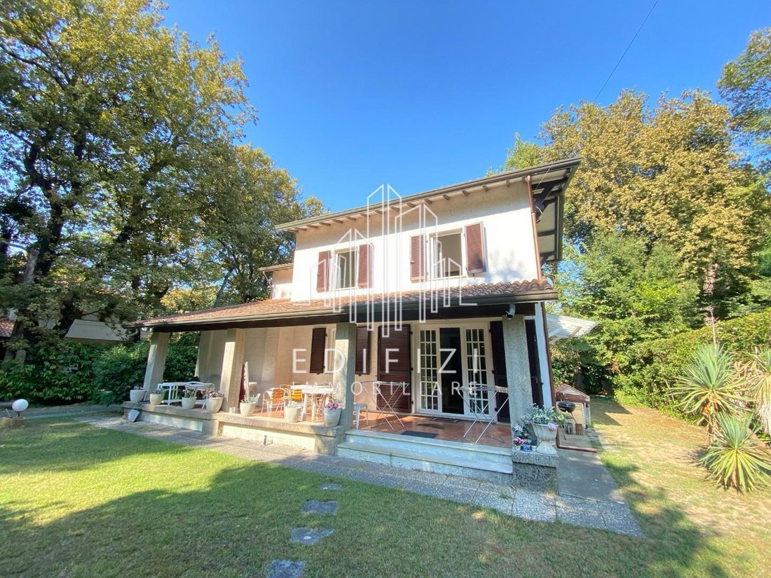 Villa in Ronchi, Massa, Italy 2 - 16070713