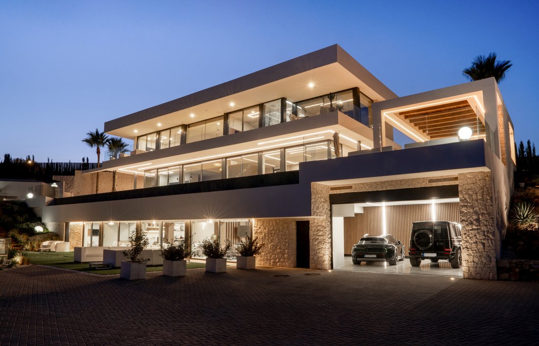 Villa in Benahavis, Andalusia, Spain 1 - 16069773