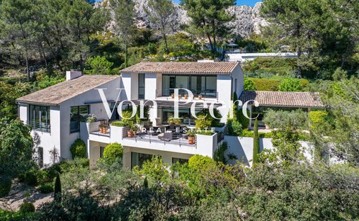 House in Les Baux-de-Provence, Provence-Alpes-Côte d'Azur, France 1