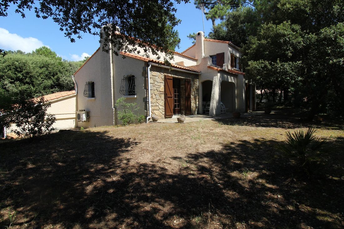 House in Saint-Palais-sur-Mer, Nouvelle-Aquitaine, France 1 - 16073055