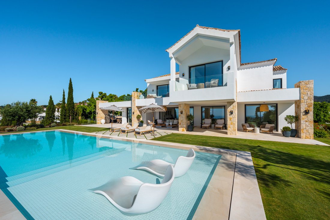 Villa in Benahavis, Andalusia, Spain 1 - 16073471