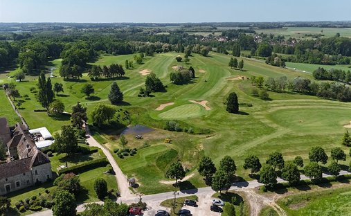 Castle for Sale in Voulx, Île-de-France, France