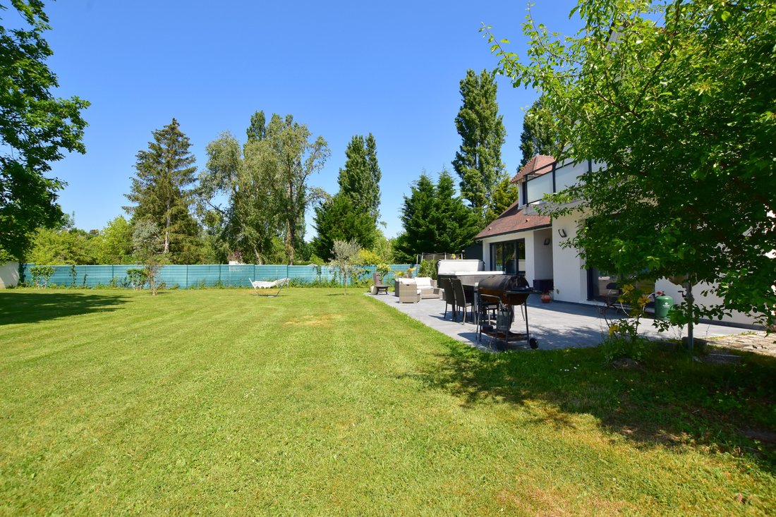 House in Les Essarts-le-Roi, Ile-de-France, France 2 - 16074742