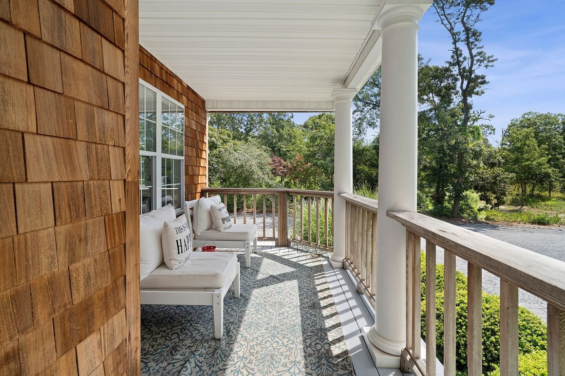 Hampton Bays, New York, United States 5 - 15879333