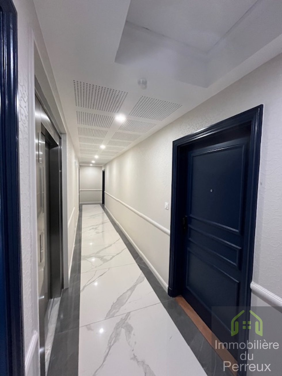 Apartment in Ledru Rollin, Le Perreux-sur-Marne, France 3 - 16073875