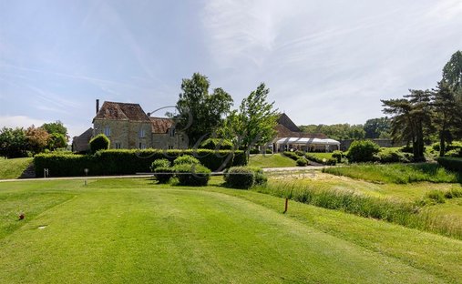 Castle for Sale in Voulx, Île-de-France, France