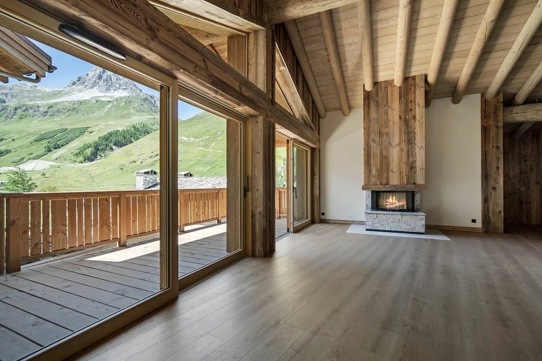 Chalet in Val-d'Isere, Auvergne-Rhône-Alpes, France 1 - 16073612
