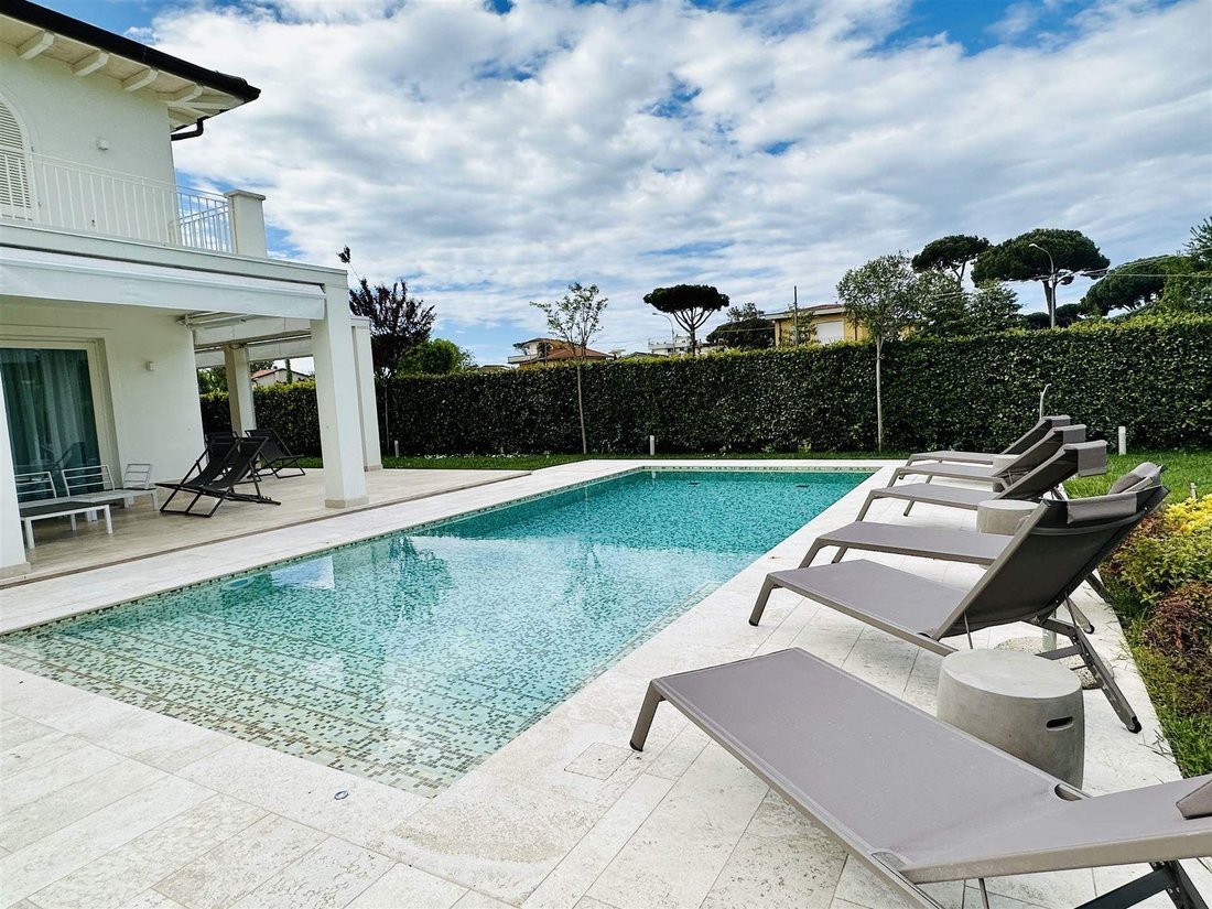 Villa in Tonfano, Pietrasanta, Italy 2 - 16075713