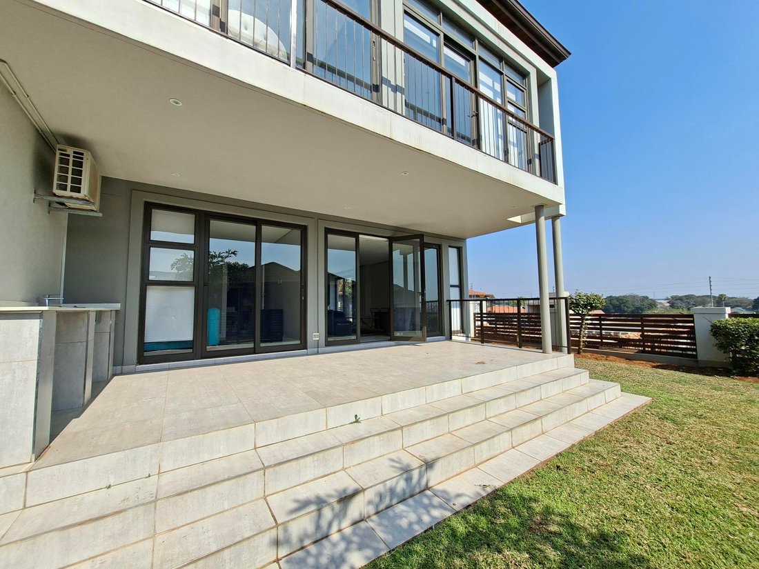 Townhouse in Blackburn, KwaZulu-Natal, South Africa 3 - 16074890