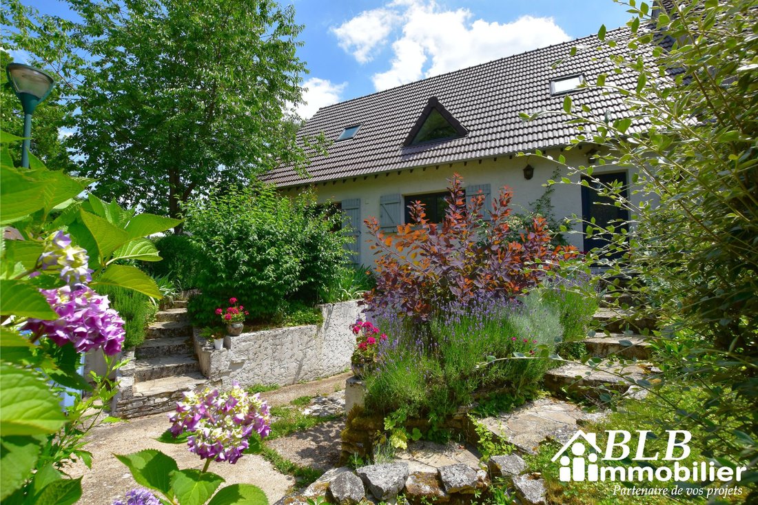 House in Les Essarts-le-Roi, Ile-de-France, France 1 - 16074411