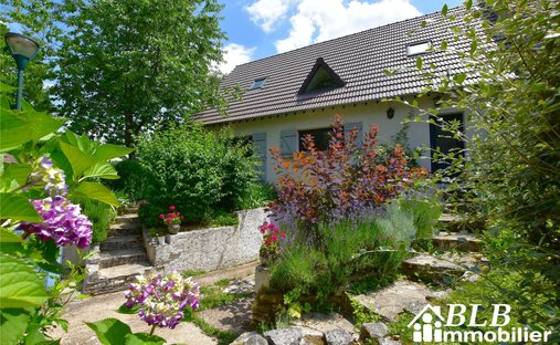Haus in Les Essarts-le-Roi, Île-de-France, Frankreich 1