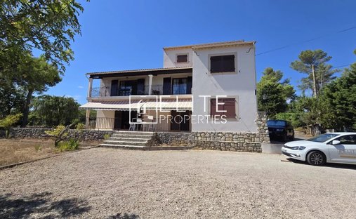 Villa in Les Aspres-Plan Sarrain, Mouans-Sartoux, France 1