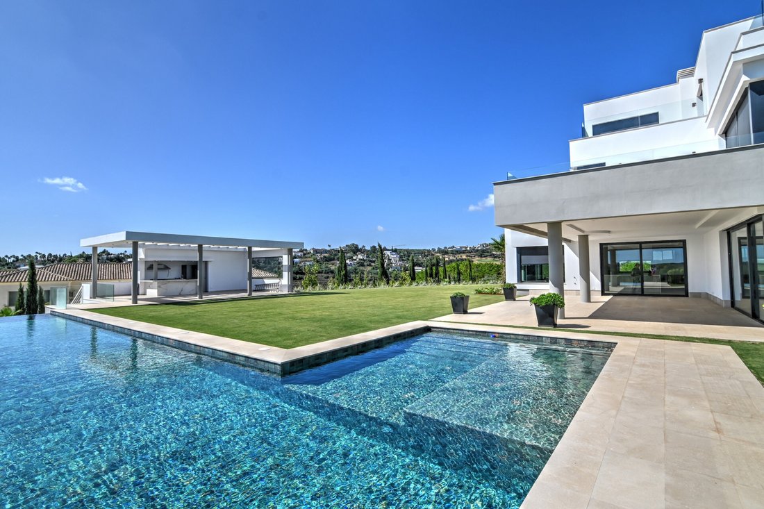 Villa in Sotogrande, San Roque, Andalusia 2 - 13084481