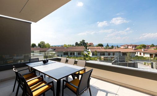 Apartment in Desenzano del Garda, Lombardy, Italy 1