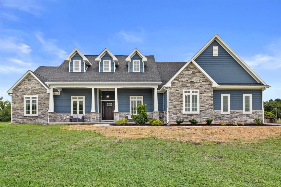 5 Bedrooms Single Family Detached In Bloomfield, Wisconsin, United ...