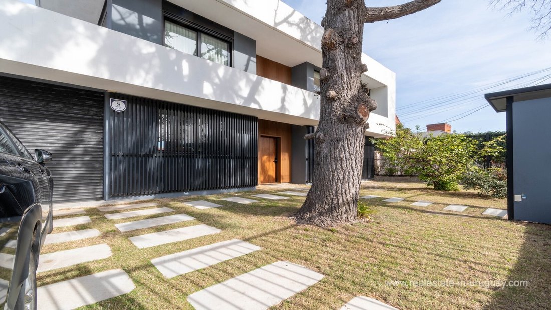 House in Montevideo, Departamento de Montevideo, Uruguay 5 - 16080248