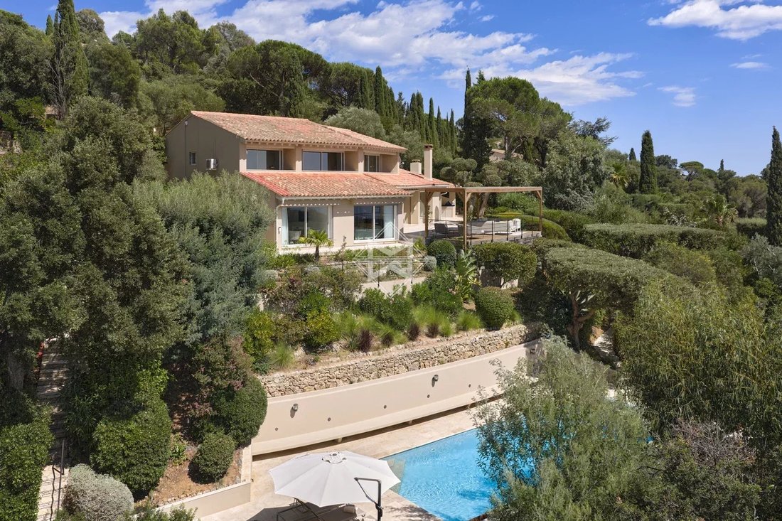 Villa in La Croix-Valmer, Provence-Alpes-Côte d'Azur, France 3 - 15672886