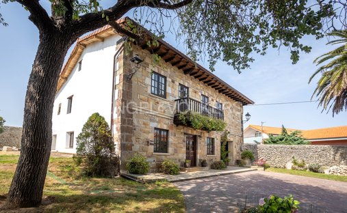 House in Camargo, Cantabria, Spain 1