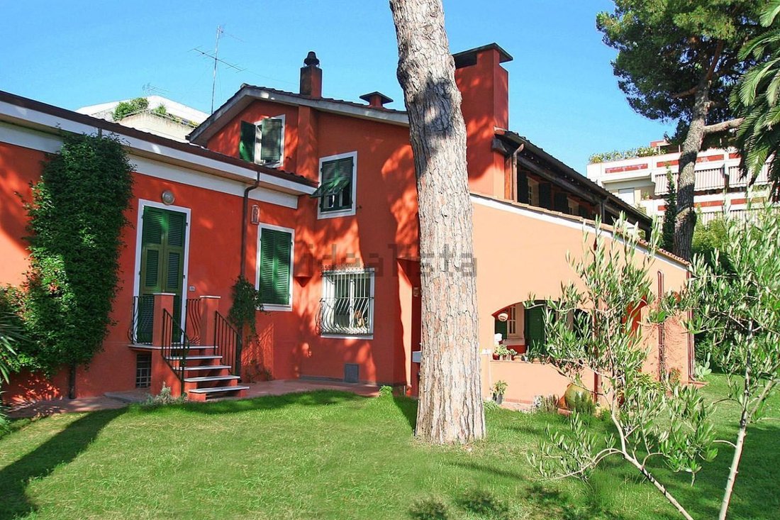 Villa in Avenza, Marina di Carrara, Tuscany 3 - 16081120