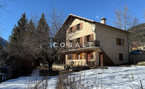 House in La Salle-les-Alpes, Provence-Alpes-Côte d'Azur, France 1