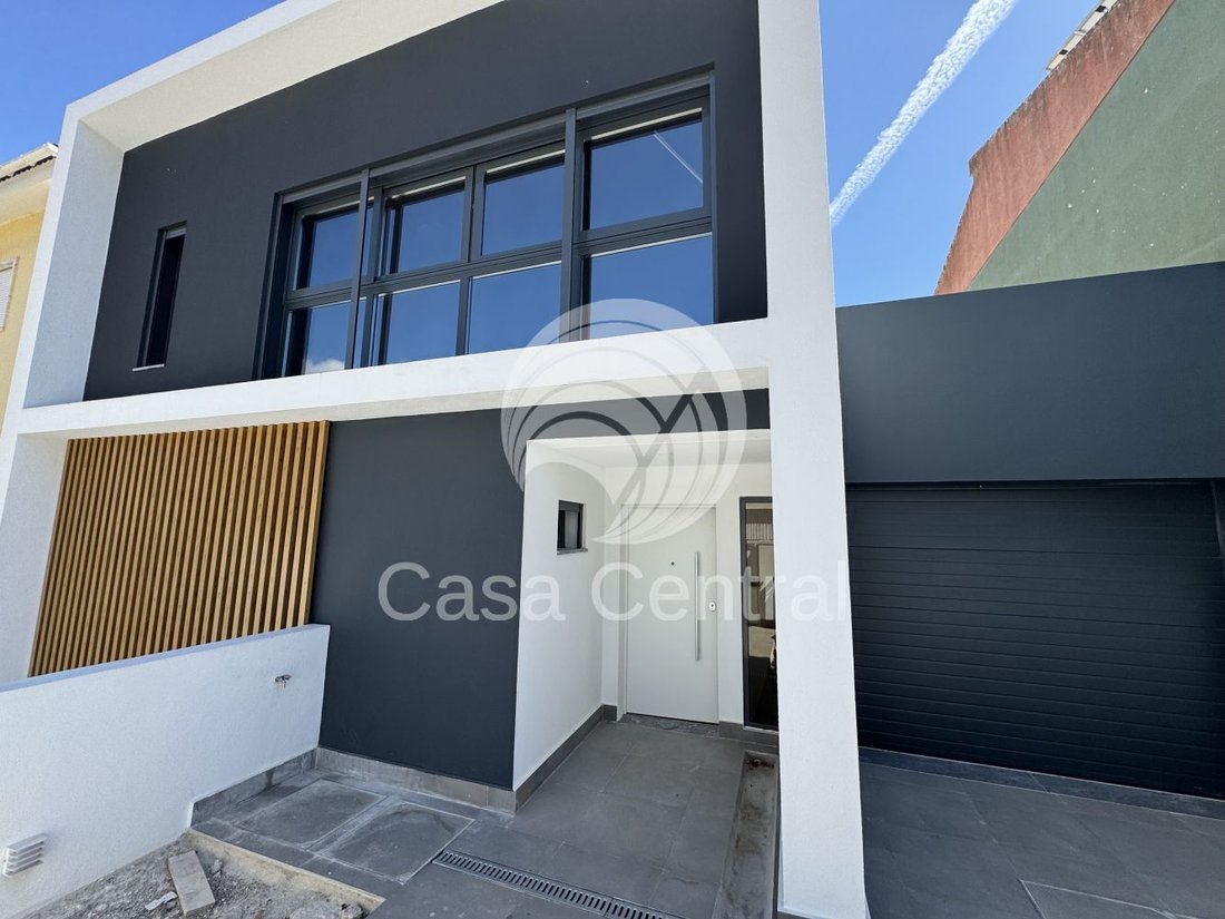 House in Loures, Lisbon, Portugal 2 - 16080822