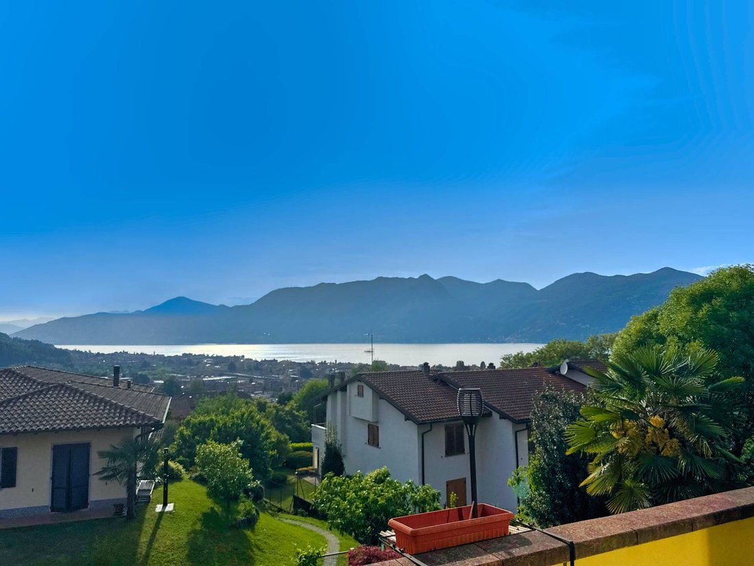 House in Luino, Lombardy, Italy 5 - 16079047