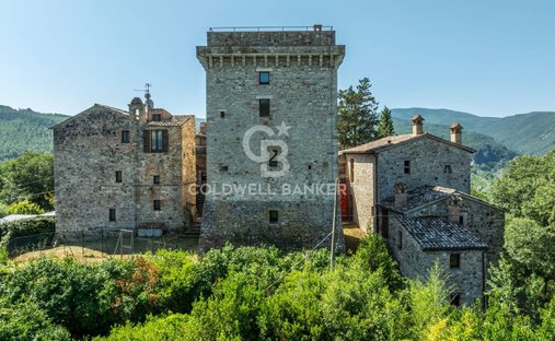 Castle in Umbria, Italy 1